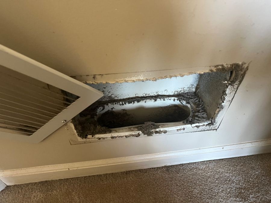 Dirty vent before cleaning