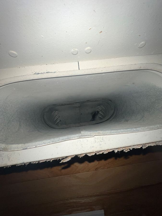 Duct after heavy buildup removal